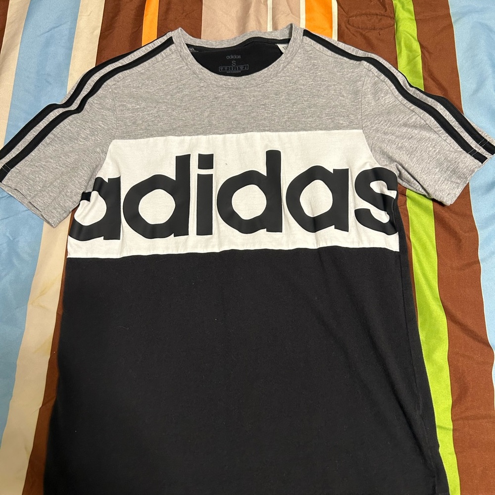 Adidas T-Shirt